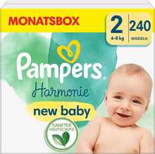 Lade das Bild in den Galerie-Viewer, Pampers Baby Windeln Größe 2 (4-8 Kg) Harmonie, HALBMONATSBOX, Sanfter Hautschutz Und Pflanzenbasierte Inhaltsstoffe, 240 Stück
